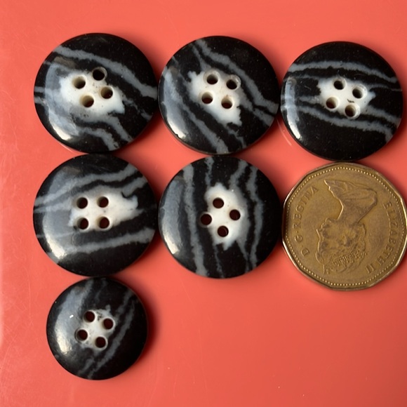 Vintage buttons - Picture 2 of 3